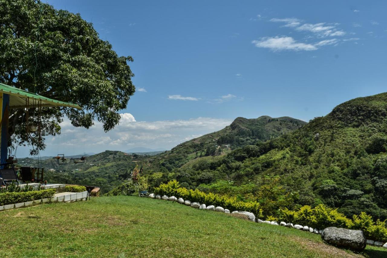 Bosque El Descanso Jamundi Luaran gambar